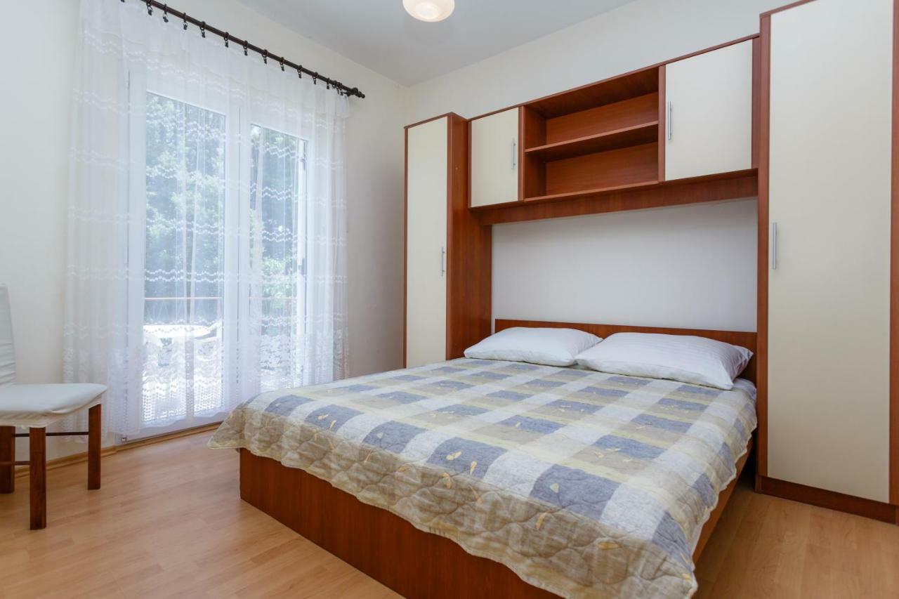Jezevac Apartment *